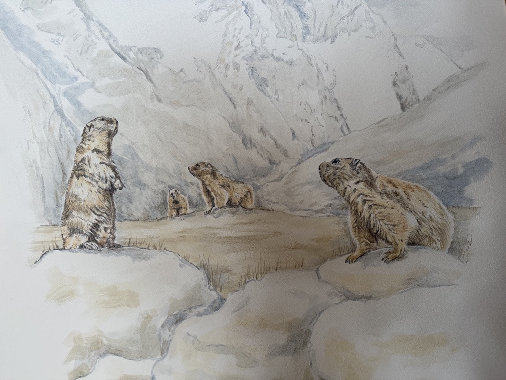 Alt Text: Aquarell mit Murmeltieren in felsiger Gebirgslandschaft, detailreiche Darstellung.