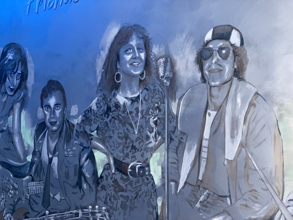 Kreatives Portrait von Dominik Bonauer mit Musiker bei einem Live-Auftritt, digitale Kunst, musikalisch, professionell, modern.